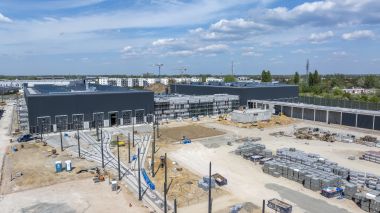 Widok na Bud 1 od strony południowej